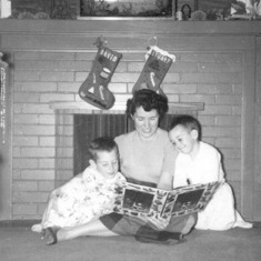 1952 Reading the Night Before Christmas