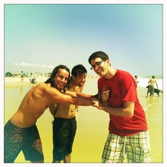 Adel w friends beach