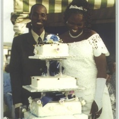 Agnes & Husband Cutting the Wedding Cake_2004