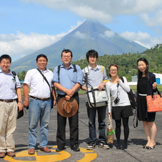 Another pose at Mayon volcano with the Japanese participants