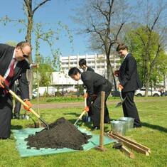 In 2014, the SAKURA tree was planted in Ukraine (NUBiP) to commemorate Professor Akimi FUJIMOTO