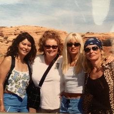 The styling gang at Lake Powell with Darva, she made all the girls ,looking gorgeous !