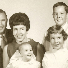 Mills family 1968: Al, Mary, David, Kathy, and Paula