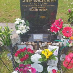 This is ur wee grave where we come visit u xxx