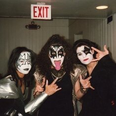 Kiss - Gigi, Alice and Victoria, 1993