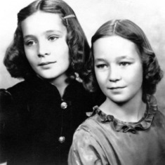 Betty and Doris Locke 1940
