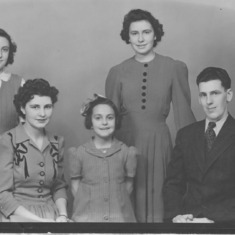 Family portrait in Brandon, Manitoba
Left to right: Neta, Alice, Yvonne (Bunny), Catherine and Jack. About 1940