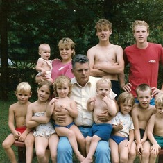 1985 Dad and youngins