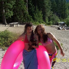 Amanda & Dylaney at lake wenatchee