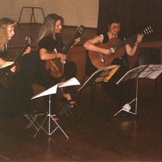 Tarrega Kitaarklub 1999 - Amanda, Karen en Tronel trio