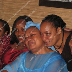 Aunty Ameyo with her sisters, mum, and niece NINI.