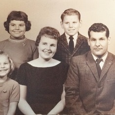 1960s FAMILY PHOTO