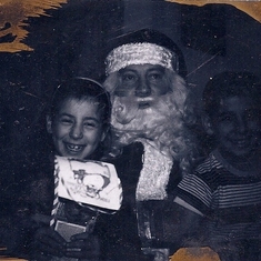 Cecilia,Andy,Santa