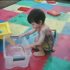 Hmm, Water, yep, water table, yep, tub crayons/paint, oh yeah!!! game on!!!!