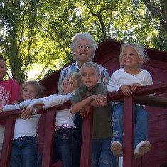 2005 Grandma-Great with great grandchildren in treehouse