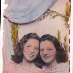 Mom and her sister Lois