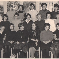 Im Gaymnasium 1963 - Annemarie lacht herzlich