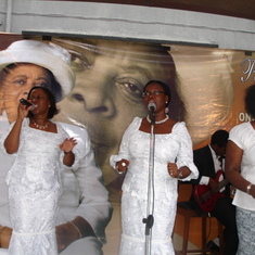 Ugonma, Oriaku and Nwanyi @ Shekinah Praise in memory of Mommy