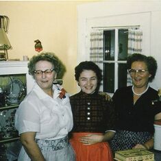 Juanita (Arline's Mom), Juanita (Arline's Niece), and Arline
