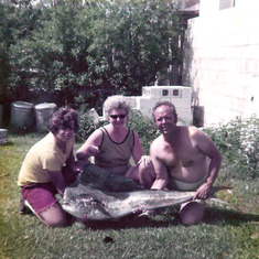 Art Jr., Shirley & Arthur with big dolphin