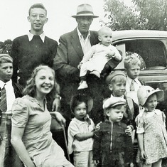 Peter Hagen & grandchildren (ca. 1939 - 1940) in WI.  Arvin is on the left side.