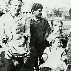 Young Hazel Drinkwine family:  Mother, Julia, holding baby Wilma and Lynn, Denver "Tuck" and Hazel.