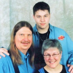 Lukas family 2004 - Darrel, Sam & Cindy.