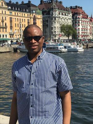 Dr Azubuike Onochie  Uzoma