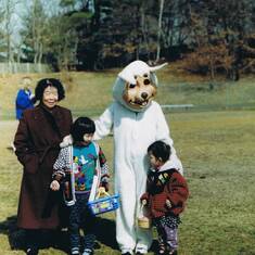2000 Easter Egg Hunting