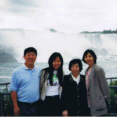 2001 niagra Falls with Lin