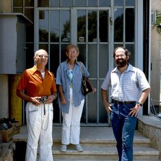 Saul, Miriam, Barry at the entrance to the KKL 1980