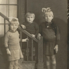 Mom with her sisters, Dorothy & Carole (1935)