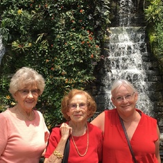 Larry, Betty and Lisa at Opryland