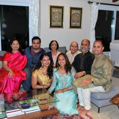 Diwali 2018 with the family (L-R, Aarti, Abhinav, Sharvari, Mummy, Nitika, Papa, Sandeep, Anish)