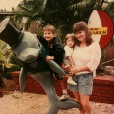 Blake with his mom and sister, Amanda, at the Miami Seaquarium.