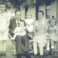Budge Family 1944