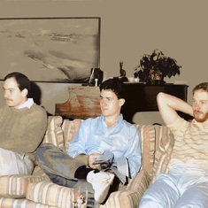 Russell living room - circa ~1985 (no recollection of what we were looking at.  Probably football)