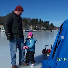 Brue,Grace and family came to give me support while ice-fishing