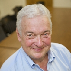 Bruce Wallin, his professional profile photo.