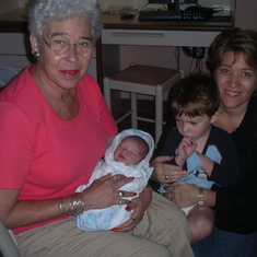 Abuela Norma, Olivia and Gareth meeting Campbell on 25 May 2005