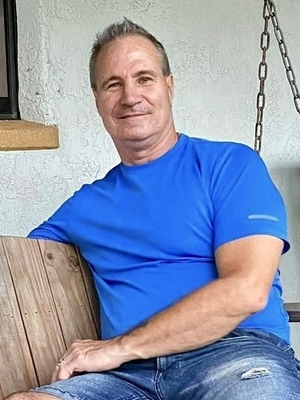 Carl Lee Whitley