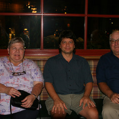 Carol, Les, Chuck at Claim Jumper Oct 2005