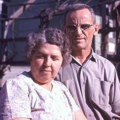 Ralph & Gladys Reichert - Yard at 347 W. Windsor