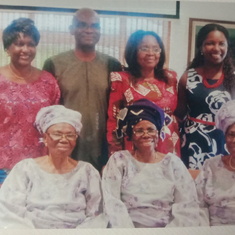 Mummy Caroline with the Egunjobi Clan and Mummy Monisola Ayeni during Dupe's Wedding in Lagos