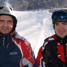 2010-03-21 (10-06-12 AM) Montreal Ski Tremblant Catalin and Stefan on gondola