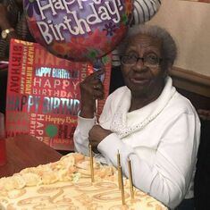 Celia Howard 90th birthday, she was extremely excited on this and enjoyed her beautiful birthday cak