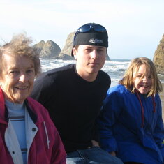 Charlene, Cameron & Maddy Oceanside, Oregon