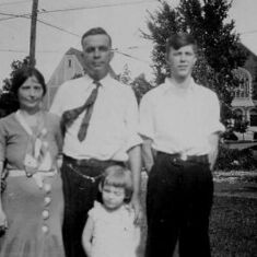 Howard on the left with parents Art and Mary brother Sam and sister Mary Katherine circa 1930