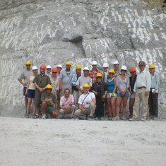 Exploration Seminar 2008 group at the Calatafimi gypsum quarry 
