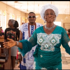 Her triumphant entry on Here last daughter's wedding ceremony